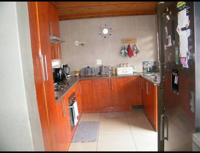 3 BEDROOM HOUSE FOR SALE IN KARENPARK